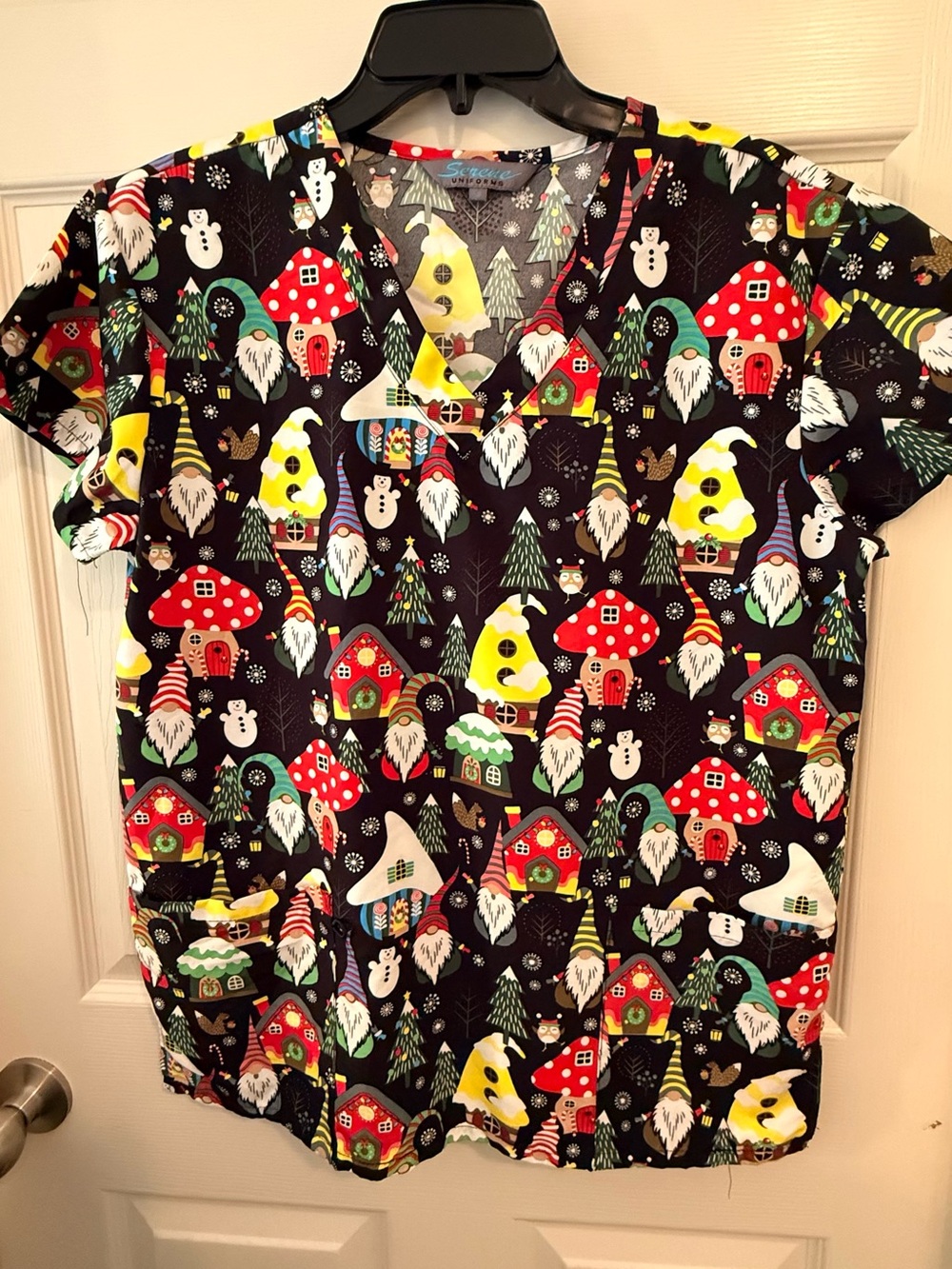 Women’s Holiday Gnome Print scrub Top - Black